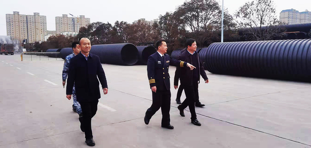 縣武裝部部長(zhǎng)周文軍蒞臨山東輝瑞參觀(guān)指導(dǎo)